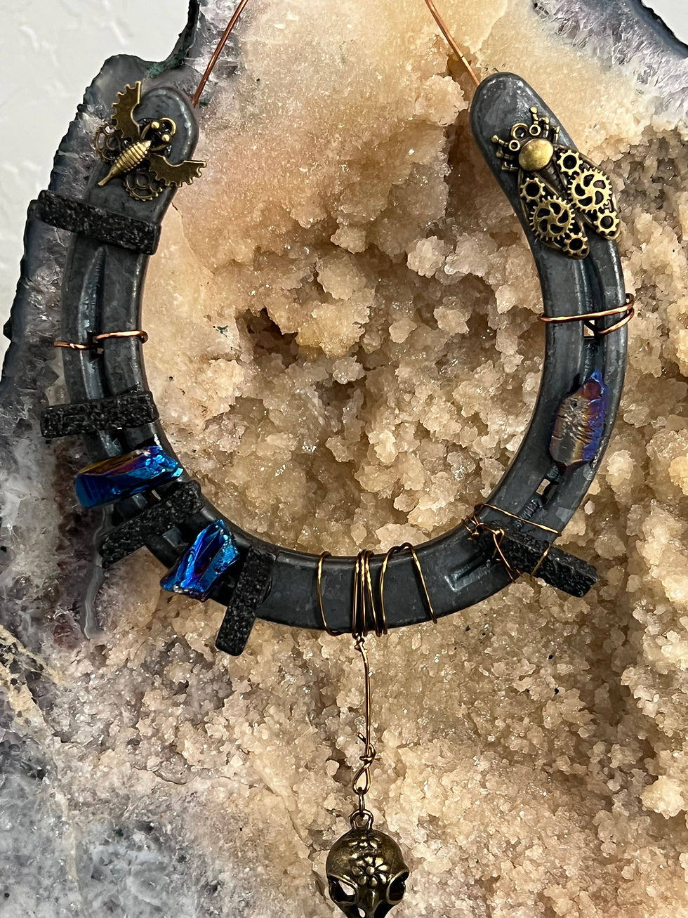 Thumbnail: Horseshoe Oddity with Lava and Quartz Stones