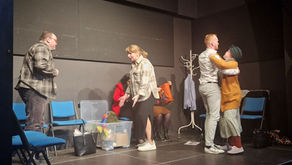 Divadelní představení Neklepejte, vstupte