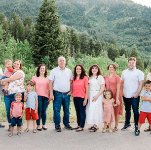 Beautiful Extended Family | Utah Extended Family Photographer | Snowbasin Utah