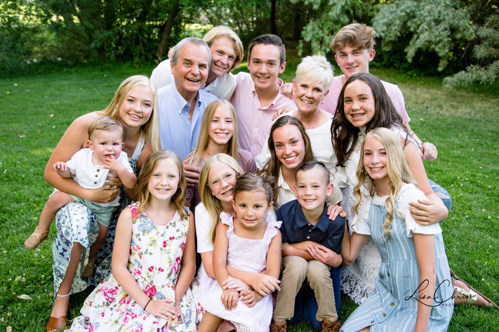 Salt Lake City extended family photo session at Murray park Utah