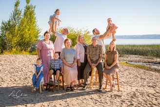 Cute Salt Lake extended family photos at Beark Lake Utah