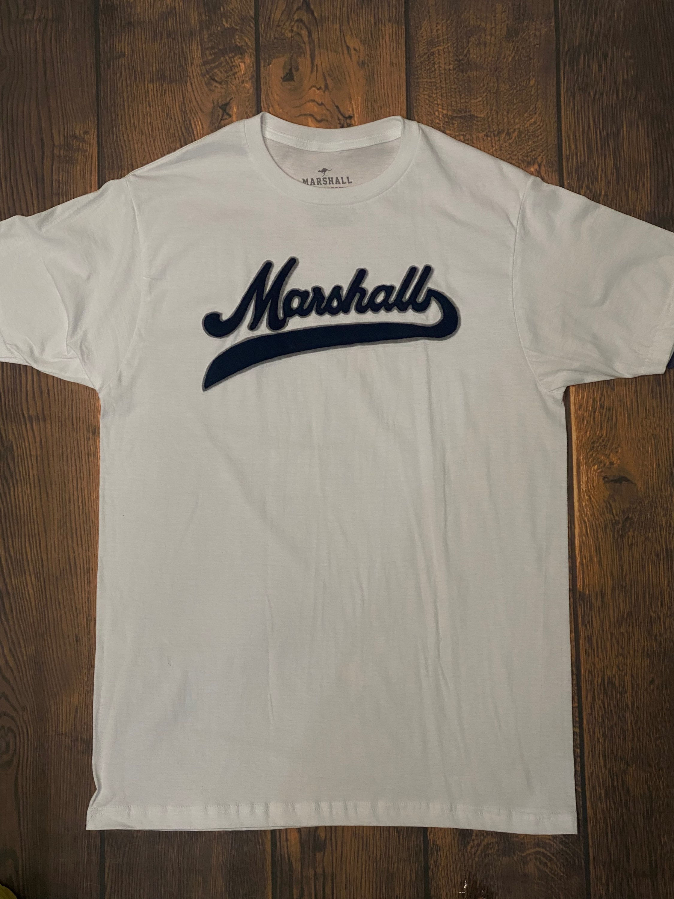 Playera bordada Marshall 