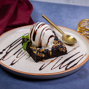 BROWNIE WITH ICE CREAM