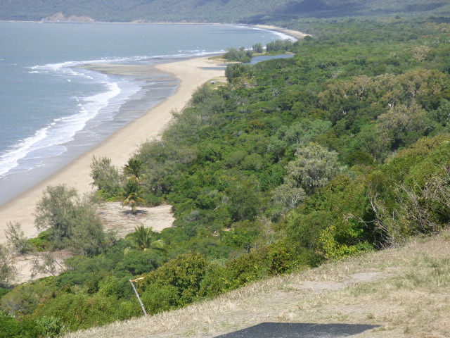 Port Douglas to Cairns - Stopping to Wat