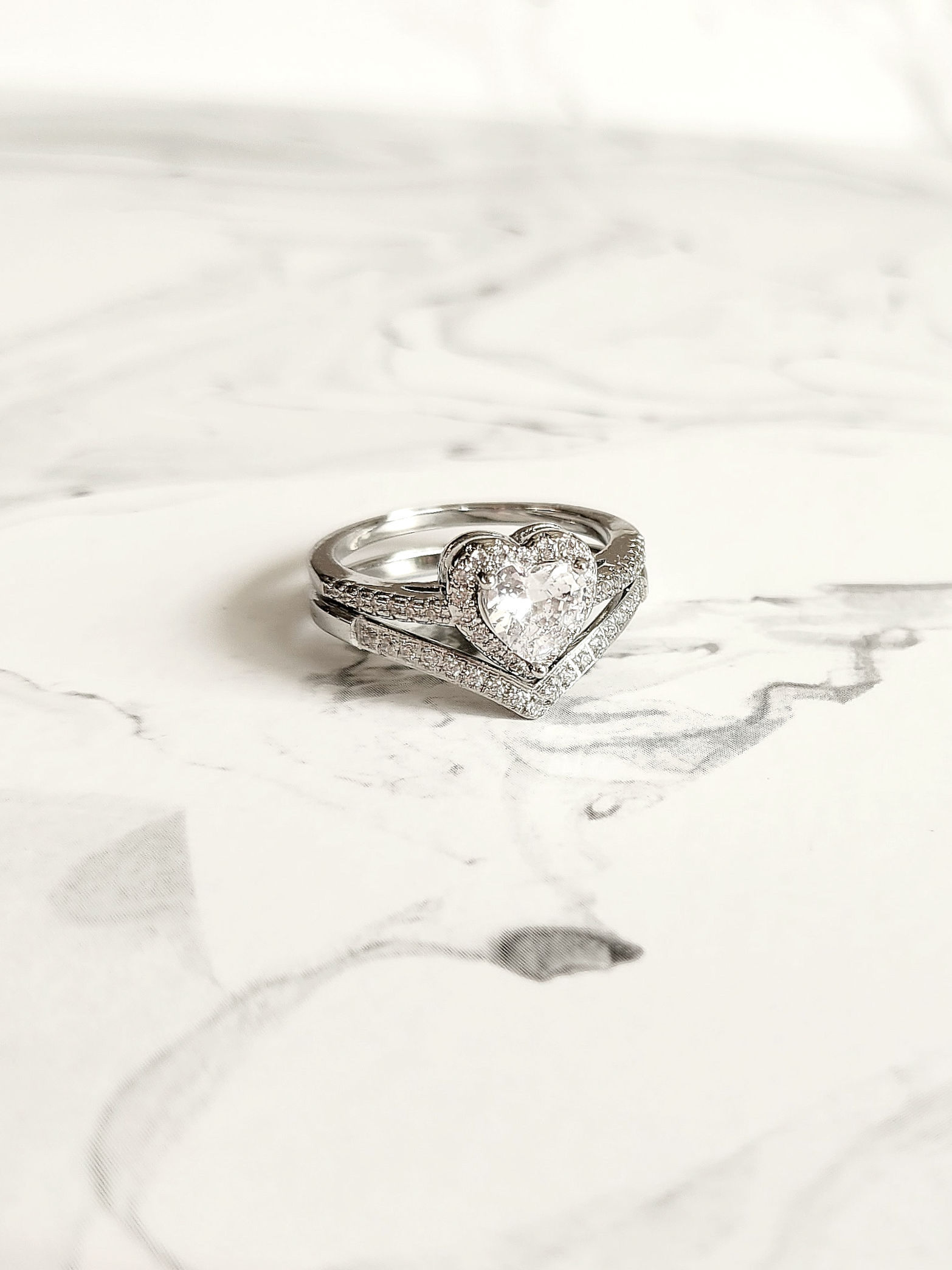 Waterproof Halo Heart Ring Set