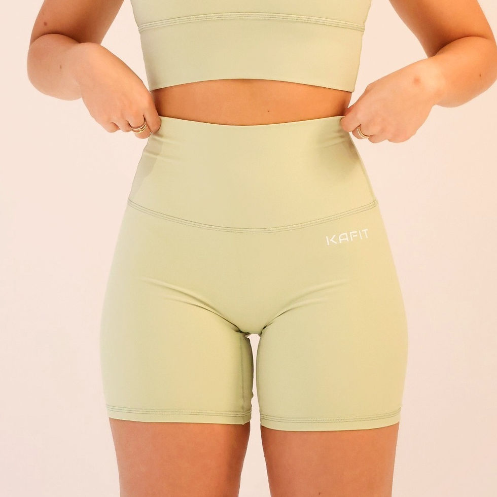 Thumbnail: green seamless shorts