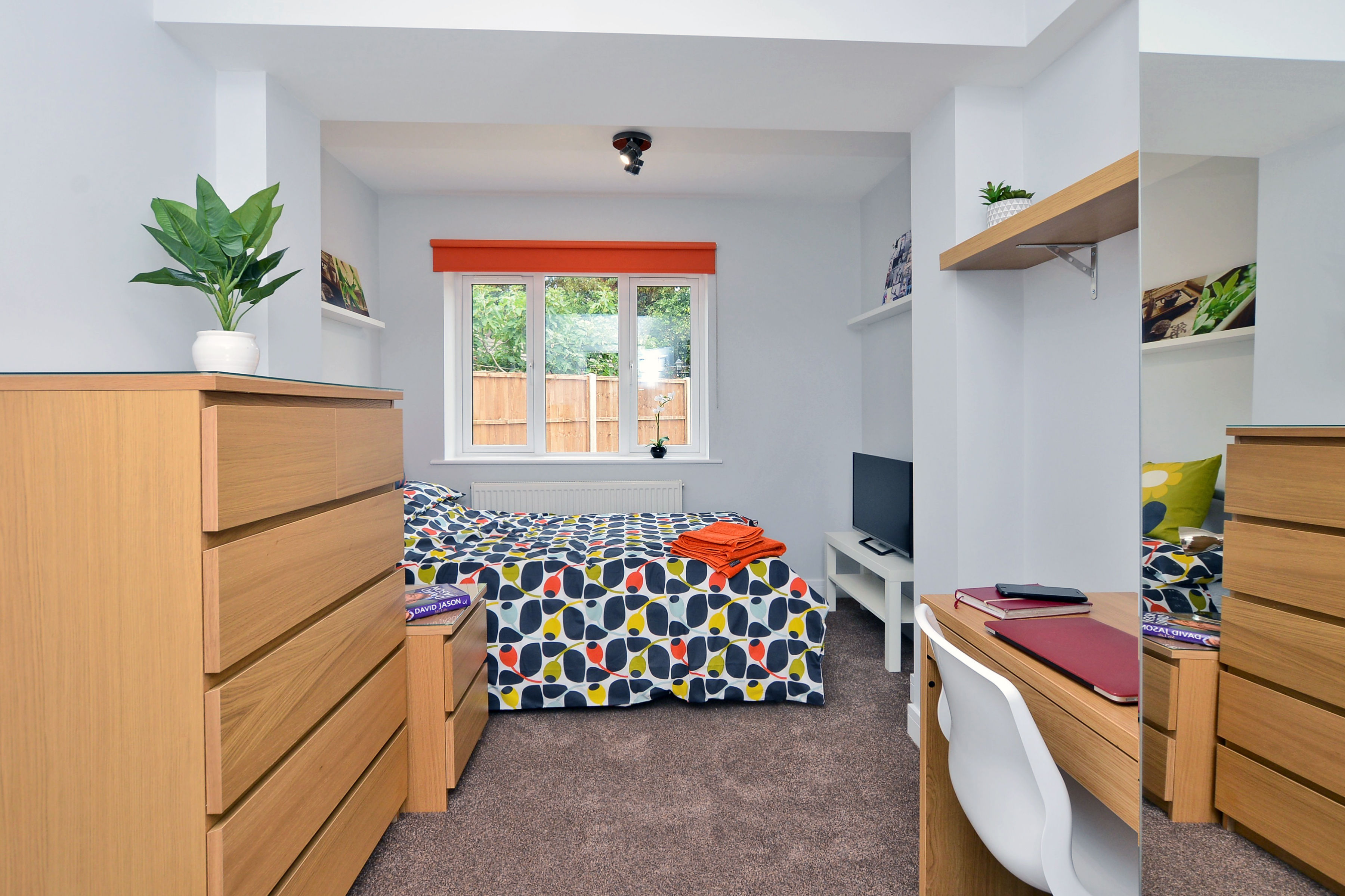 Rm 3 - 69 Oriental Road, Woking, Surrey GU22 7AL