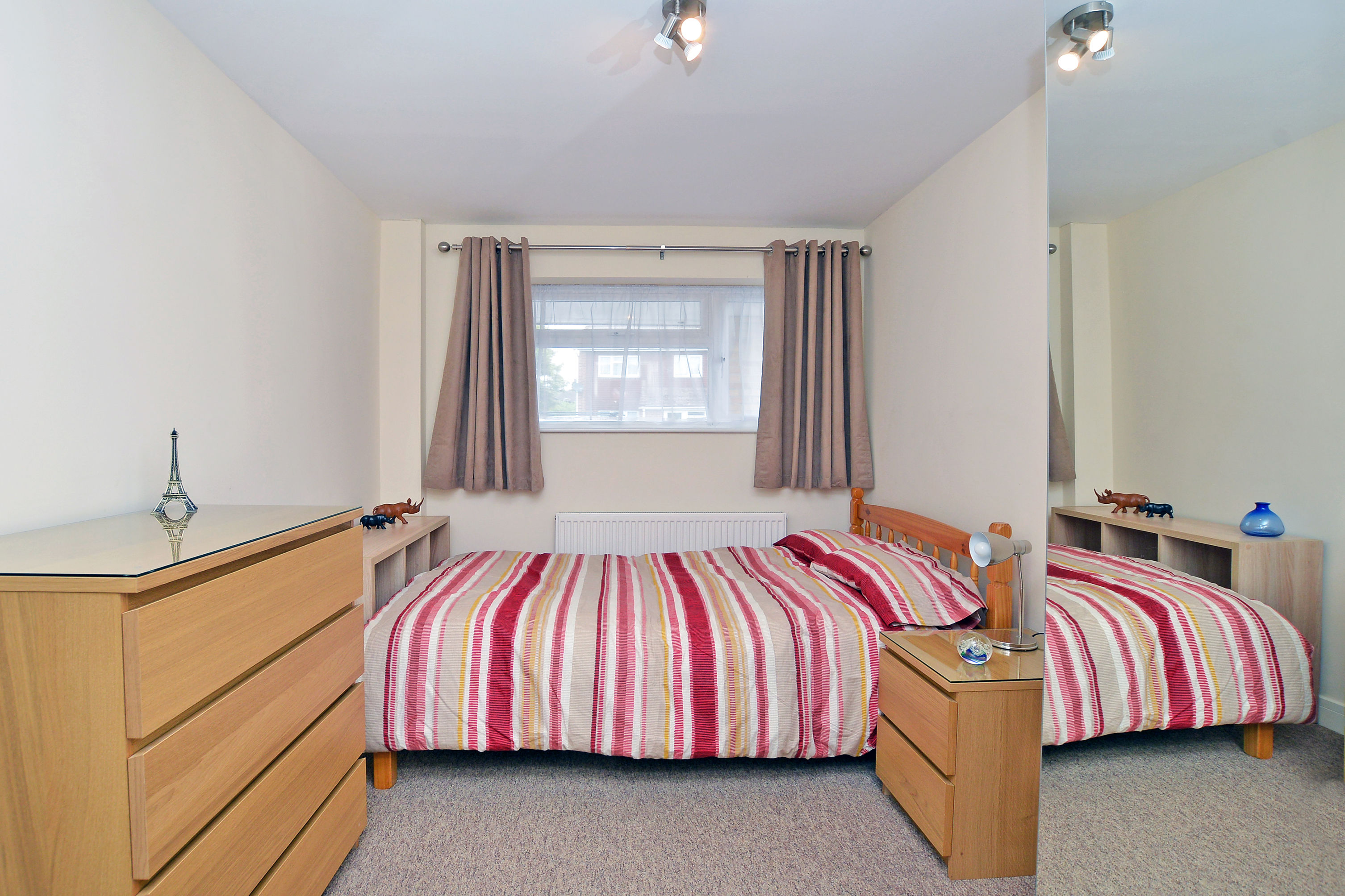 RM 2, Woking - Bright Double Ensuite
