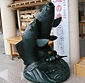 廣島護国神社 双鯉の像