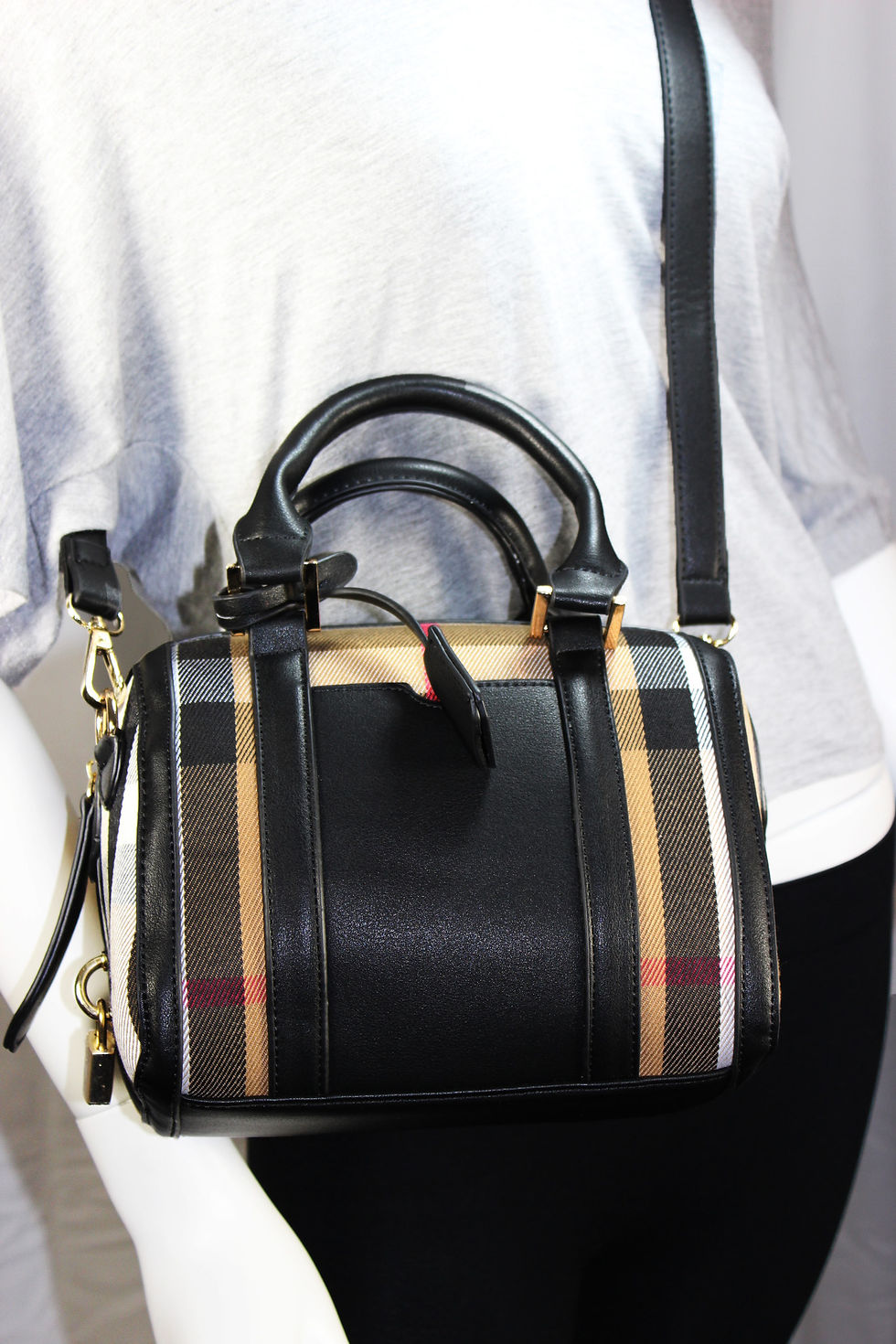 Thumbnail: Nova Check Speedy Purse