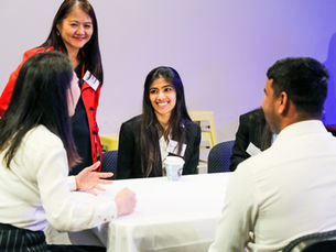 5 Simple but Crucial Tips to Successfully Network with Industry Professionals 