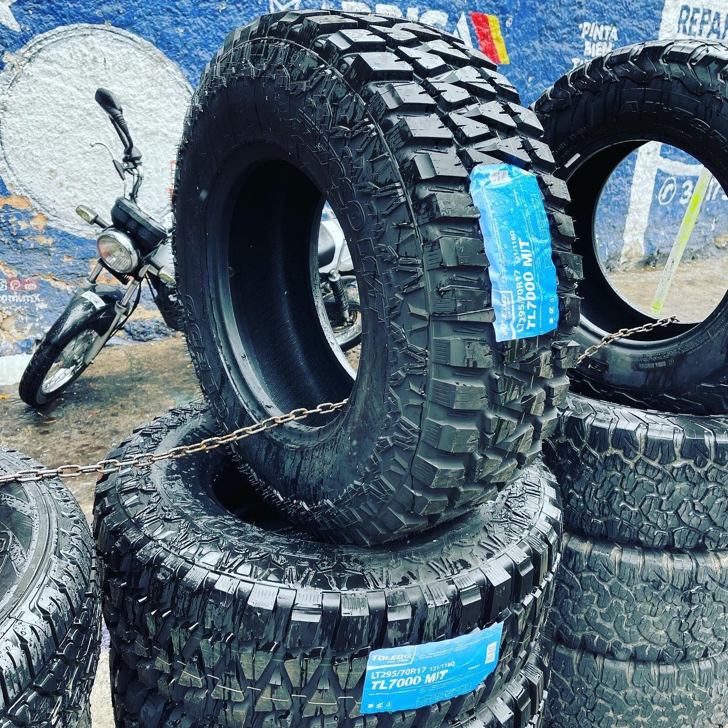 295/70R17 M/T