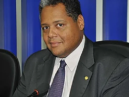 PROJETO QUE VISA TRANSFORMAR EM CRIME DE IMPROBIDADE ADMINISTRATIVA QUEM PLEITEAR LEIS JÁ EXISTENTES