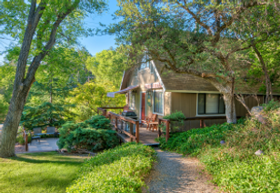 The Cabin at Prescott Pines Inn & Wine Bar