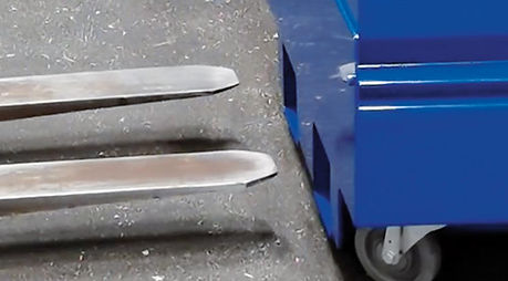 All hantering av BINGE container görs inifrån trucken.