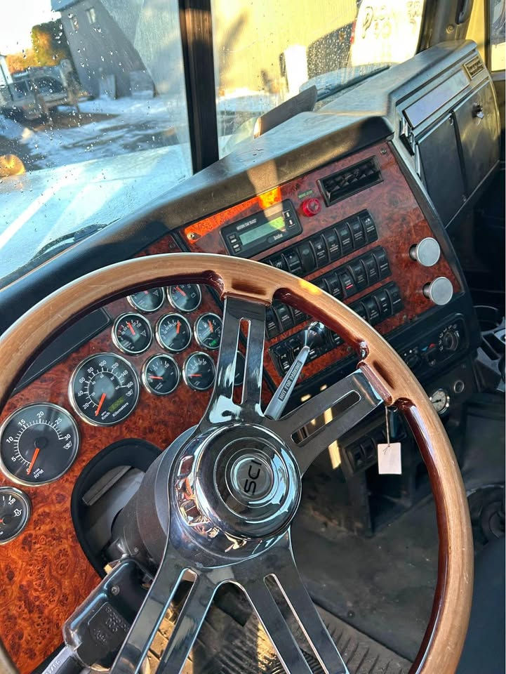 Miniature : 2012- Western Star 4900 (long nez)