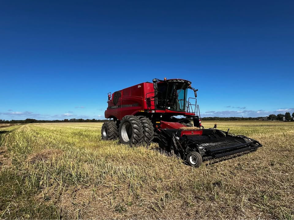 Miniature : 2013- Batteuse Case 8230