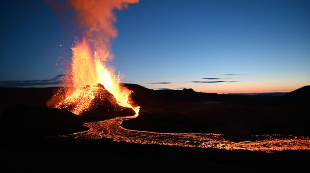 Volcano Sunrise Eruption 2.JPG