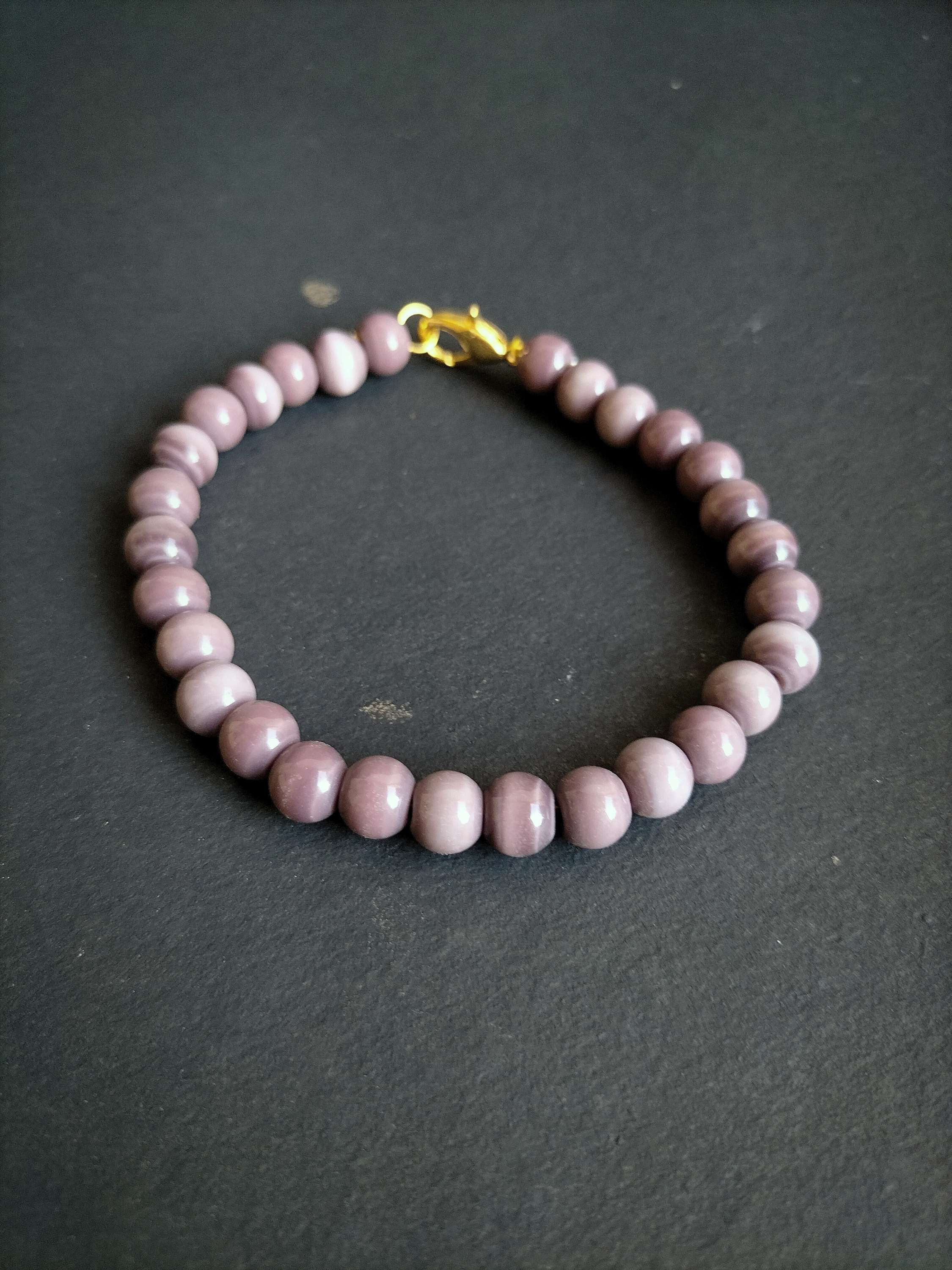 Monalisa round cat eye beads bracelet.