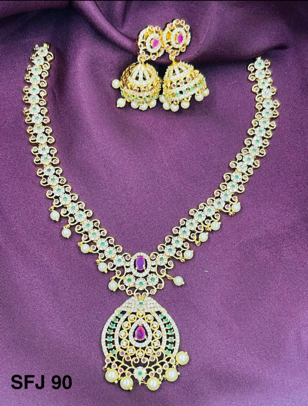 Diamond necklace set