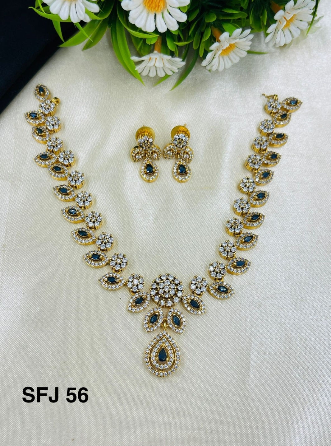 Diamond necklace set 