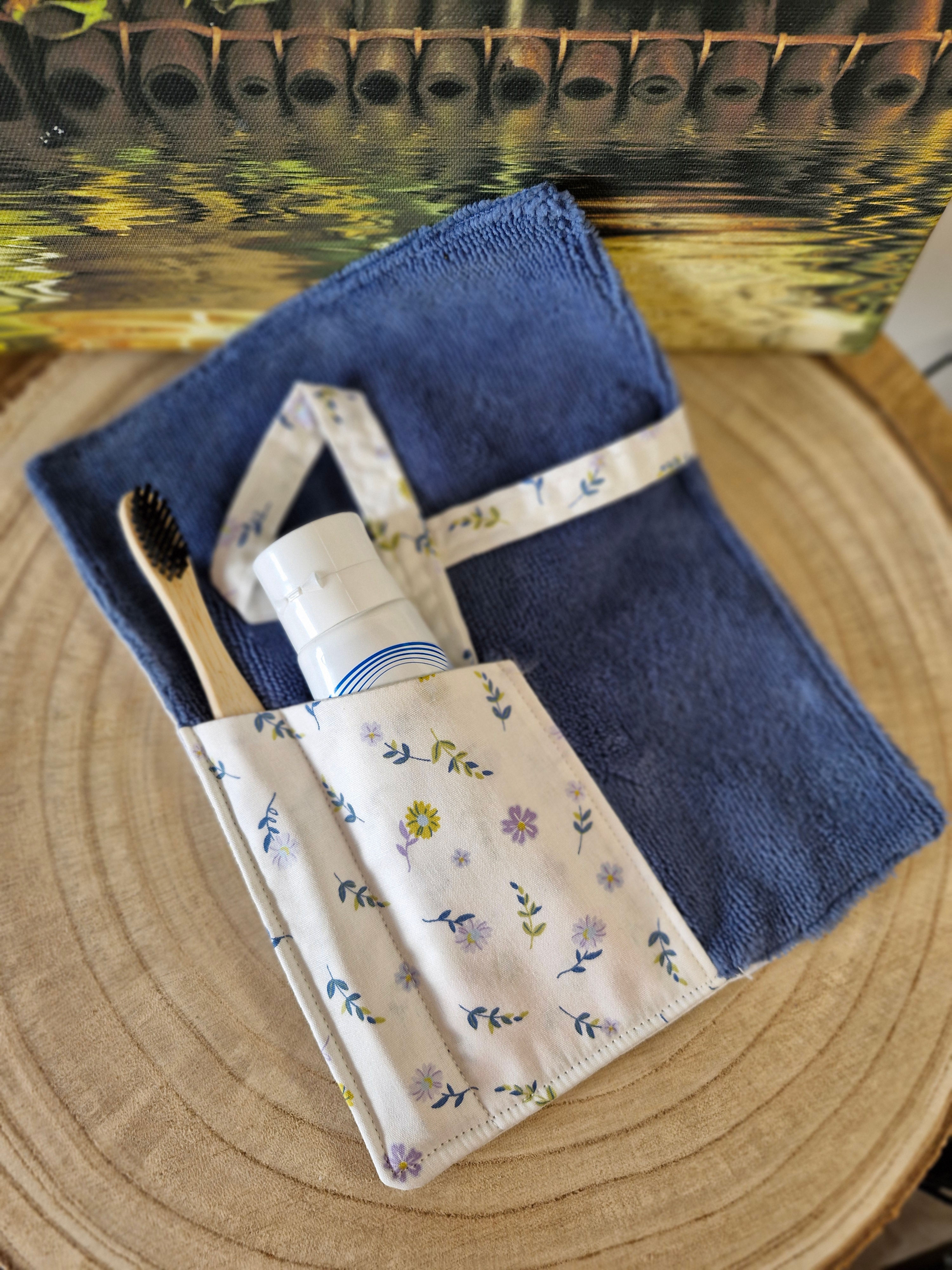 Etui Brosse à dents Fleurs Printemps Bleu de face