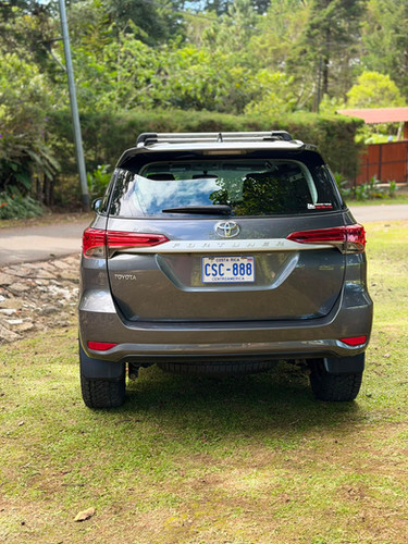 TOYOTA FORTUNER 2017