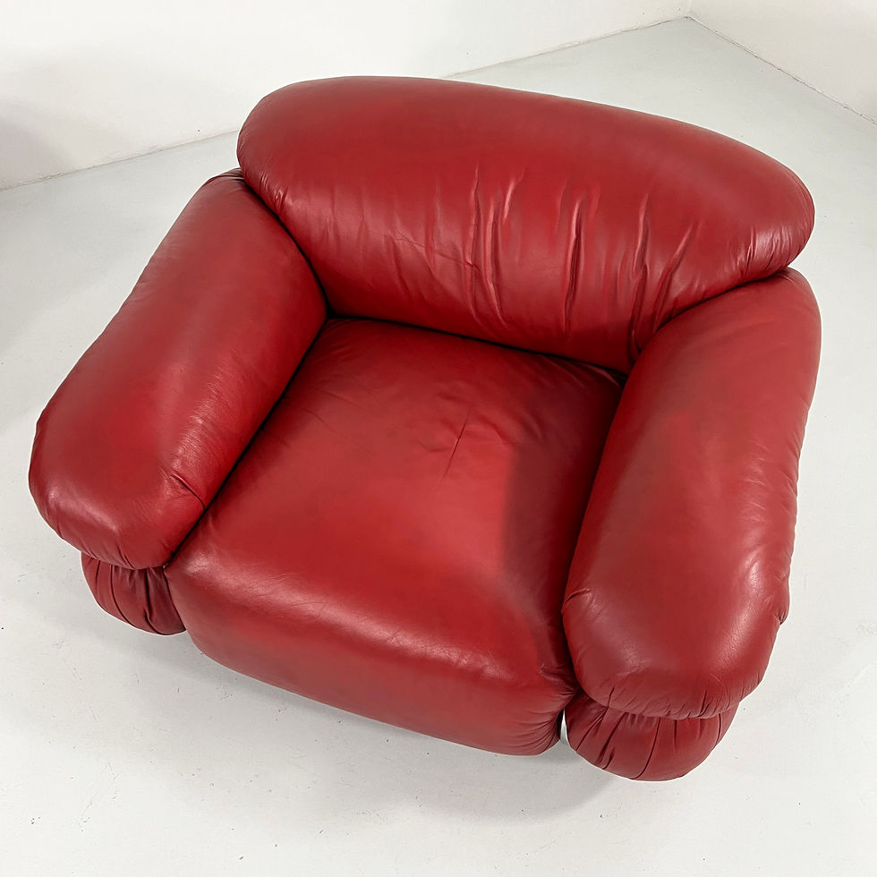 Thumbnail: Red Leather Sesann Armchair by Gianfranco Frattini for Cassina, 1970s - SOLD