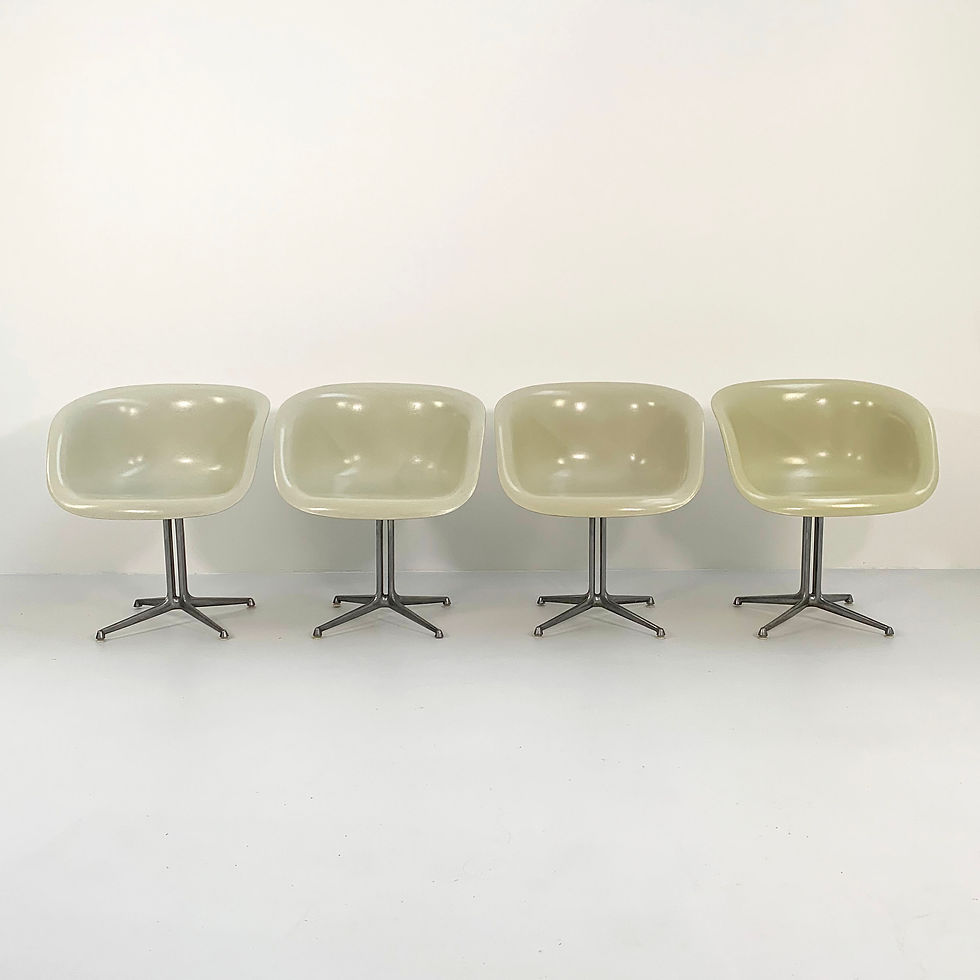 Thumbnail: 4 La Fonda Armchairs by Charles & Ray Eames for Herman Miller, 1960s - SOLD