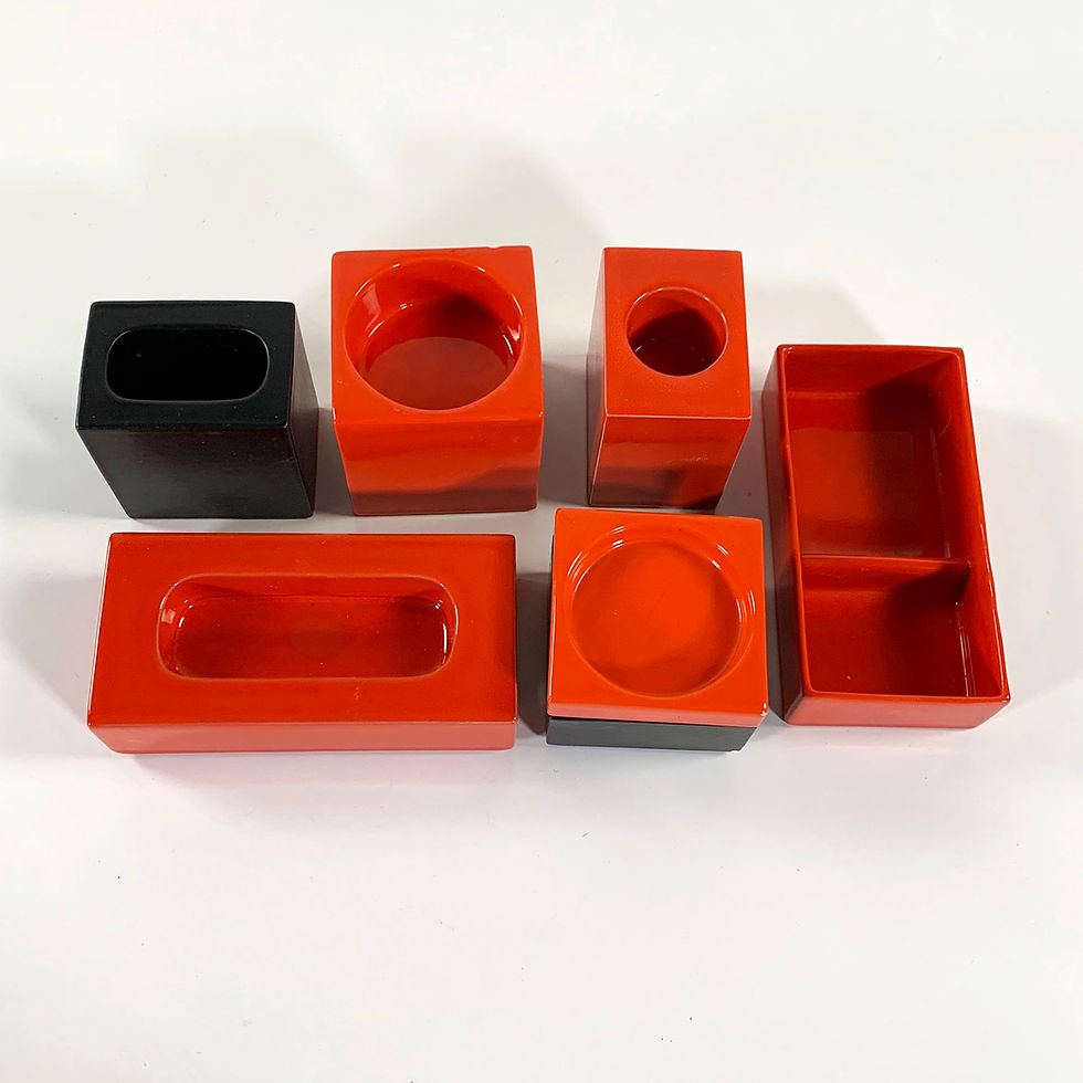 Thumbnail: Environment desk set in ceramic by Pierre Cardin for Franco Pozzi, 1970s - SOLD
