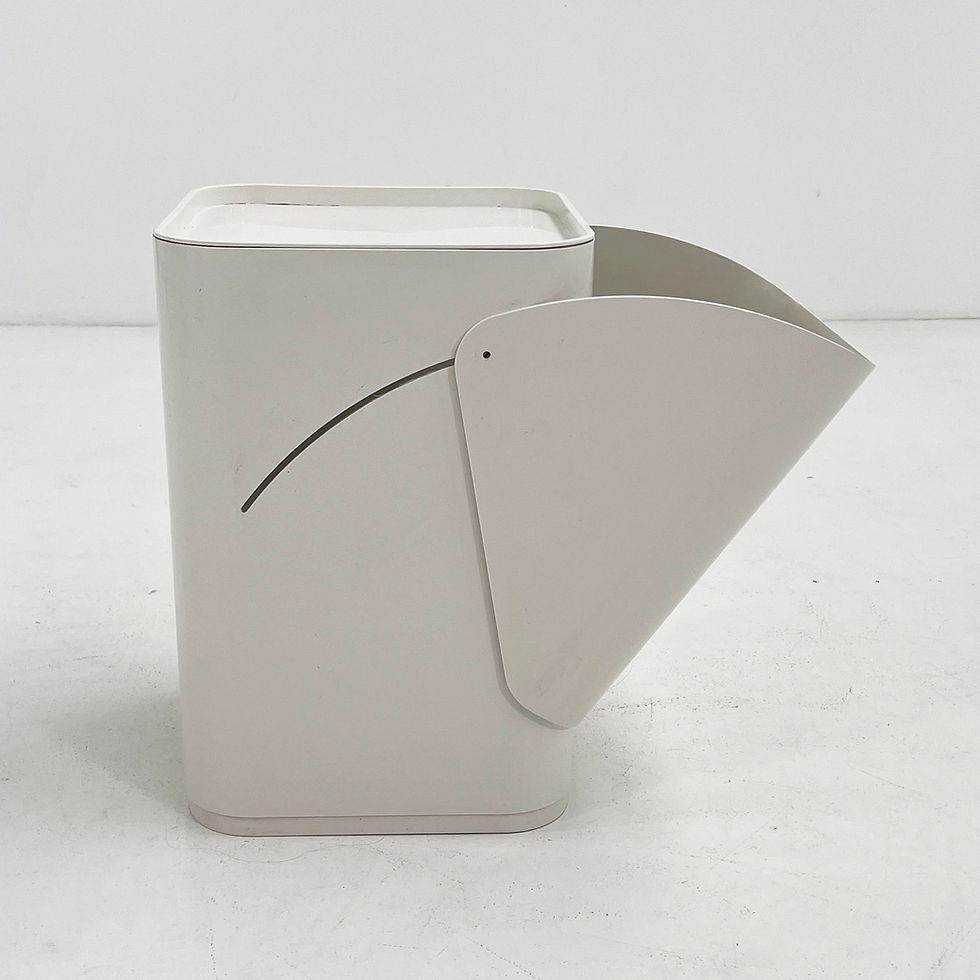 Thumbnail: White Laundry Bin by Anna Castelli for Kartell, 1970s