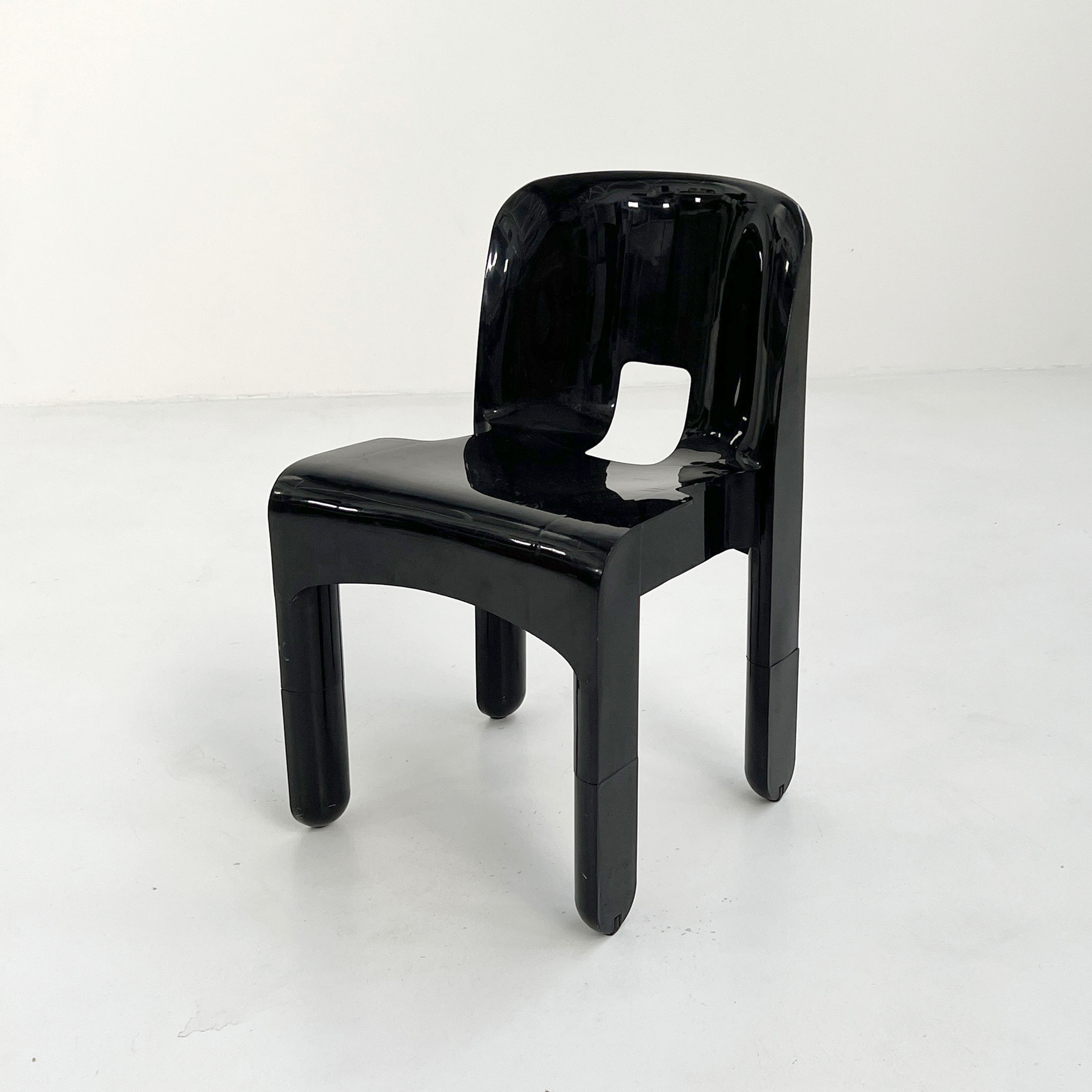 1st Edition Black Universale Chair by Joe Colombo for Kartell, 1960s - SOLD