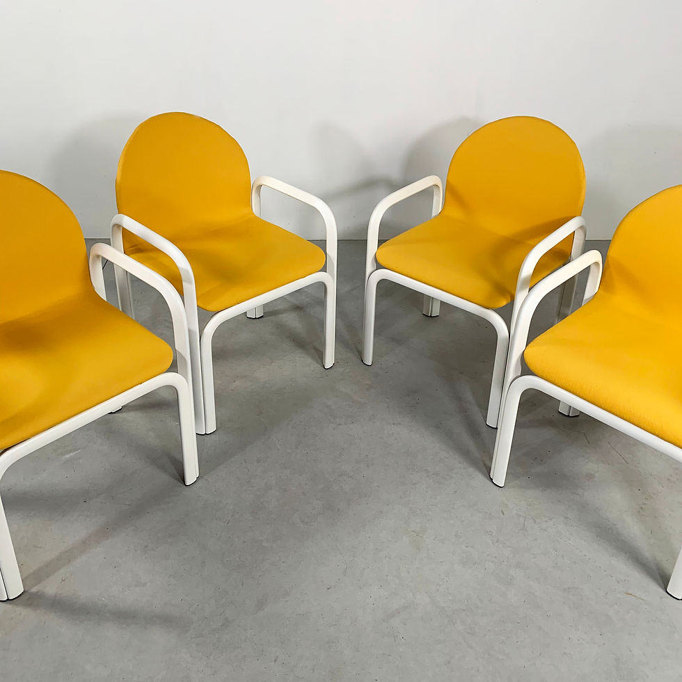 Thumbnail: Set of 4 Orsay Armchairs by Gae Aulenti for Knoll, 1970s - SOLD