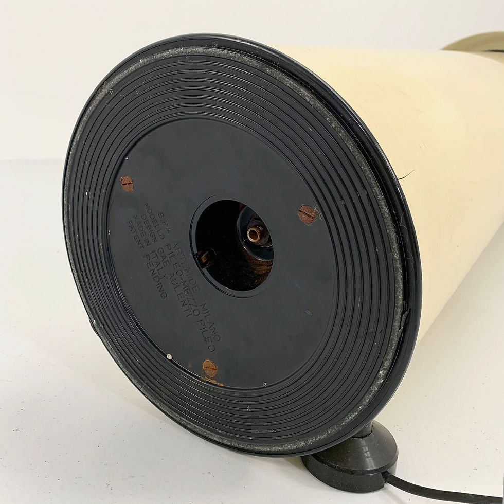 Thumbnail: Pileo Mezzo Floor Lamp by Gae Aulenti for Artemide, 1970s - SOLD