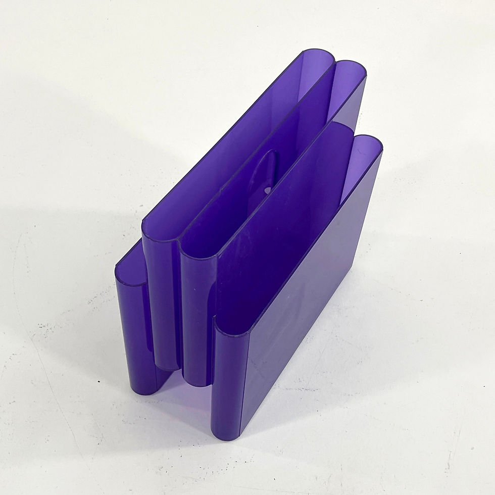 Thumbnail: Lucite Purple Magazine Rack by Giotto Stoppino for Kartell, 1970s - SOLD
