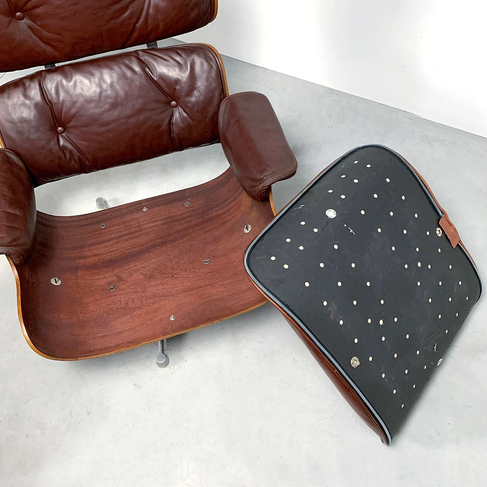 Thumbnail: Eames Lounge Chair plus Ottoman by ICF for Herman Miller, 1960s - SOLD