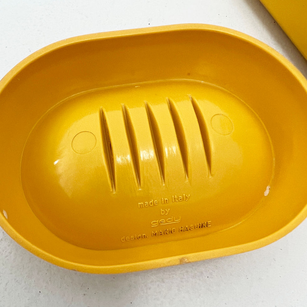 Thumbnail: Yellow Bathroom Set from Gedy, 1970s - SOLD