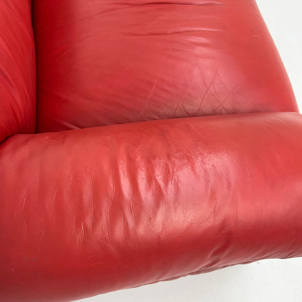 Thumbnail: Red Leather Sesann 2-seater Sofa by Gianfranco Frattini for Cassina, 1970 - SOLD