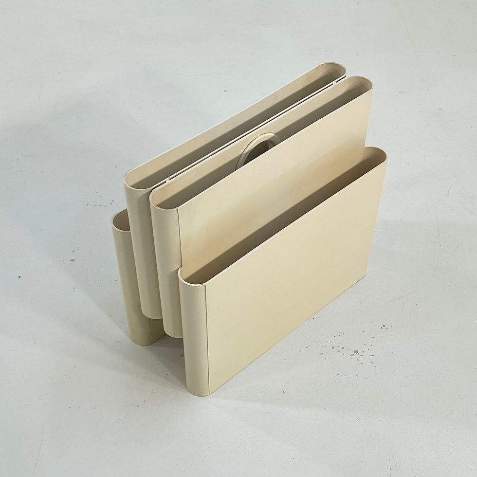 Thumbnail: White Magazine Rack by Giotto Stoppino for Kartell, 1970s - SOLD