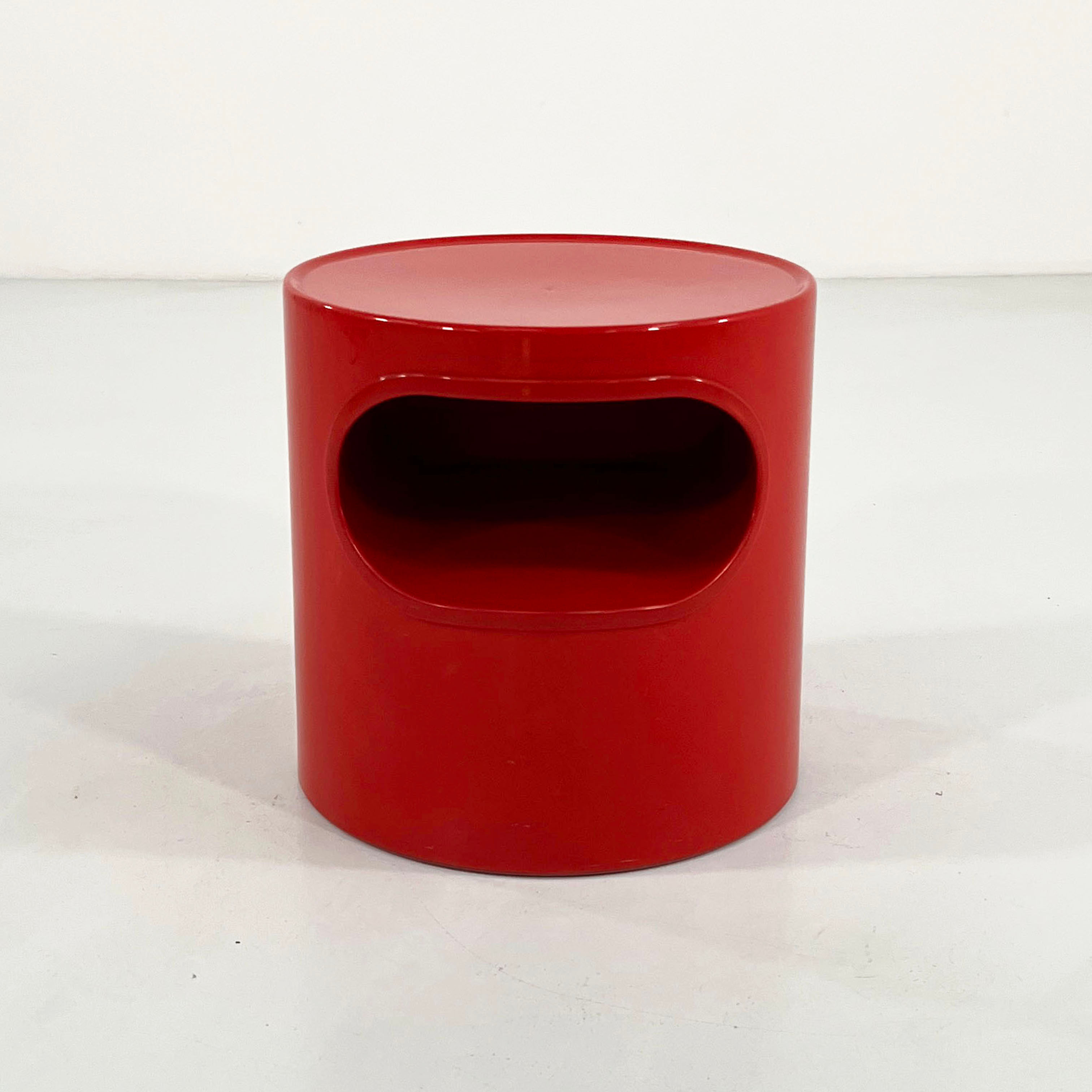 Red Giano-Vano Side Table by Emma Gismondi for Artemide, 1960s - SOLD