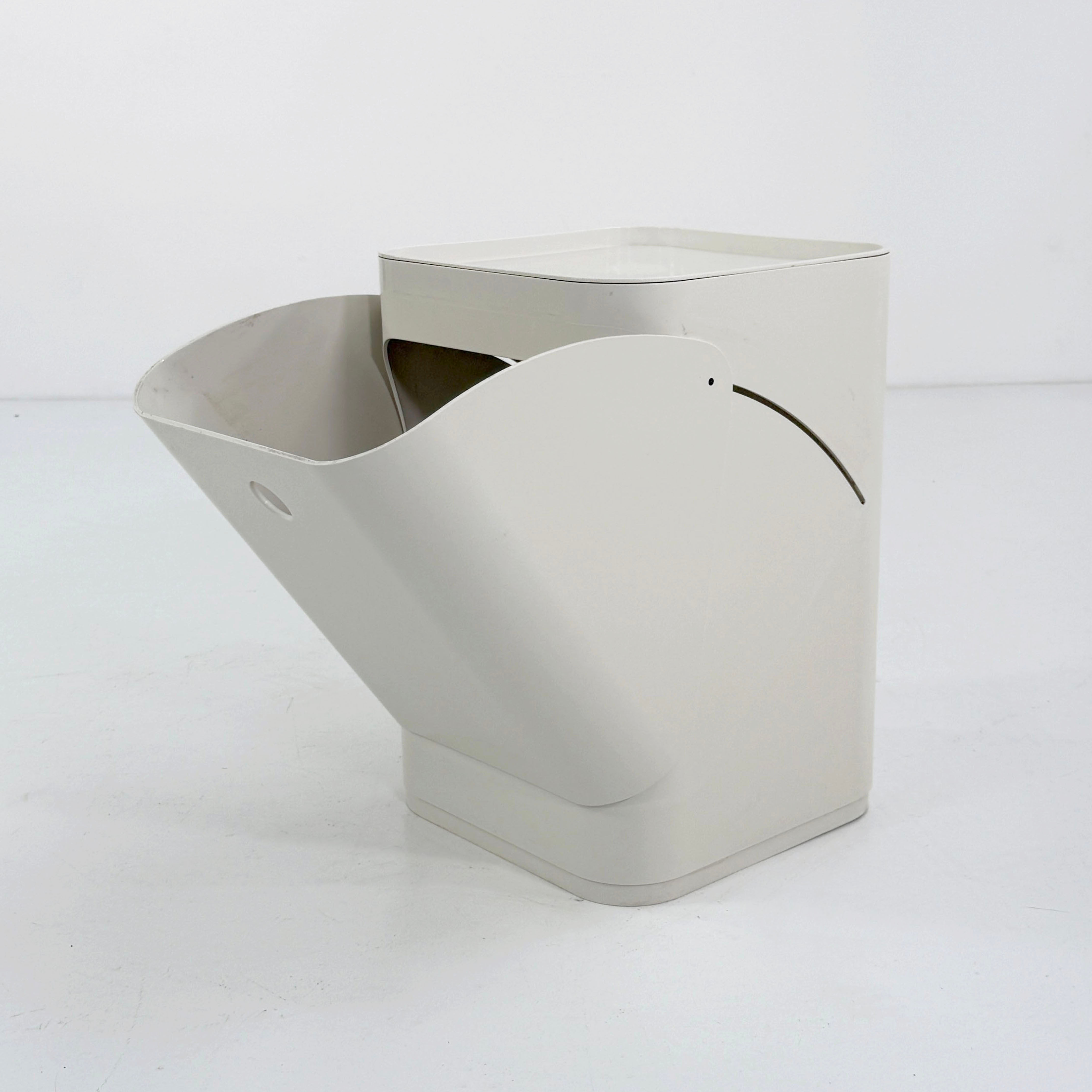 White Laundry Bin by Anna Castelli for Kartell, 1970s - SOLD