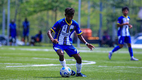 emzee fc u16 players in action