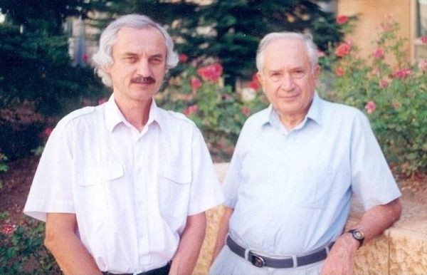 Two scientists who discovered THC & CBD