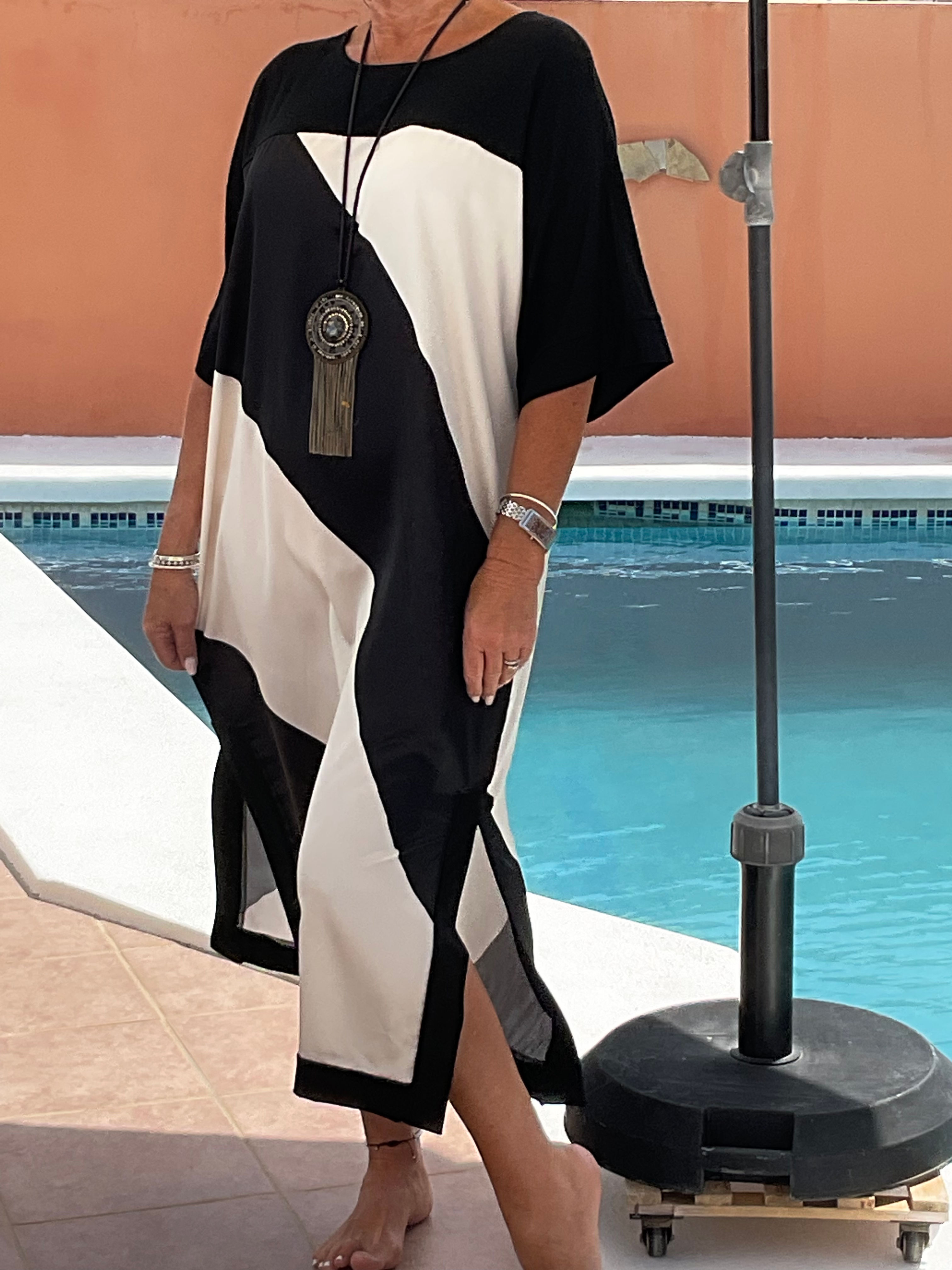 430.  Gorgeous silky dress with T Shirt neckline & side splits size 14/20