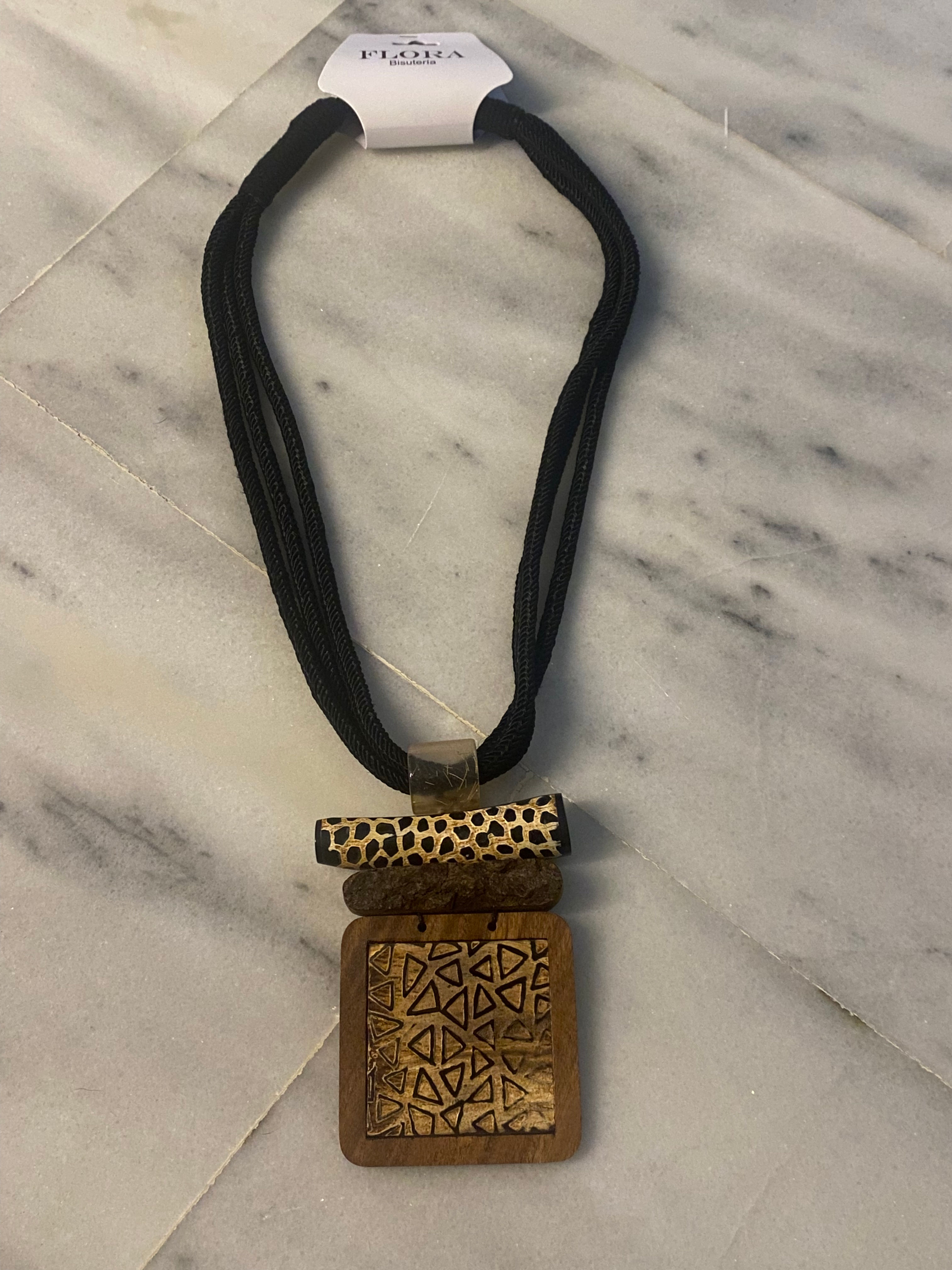 904 statement necklace 