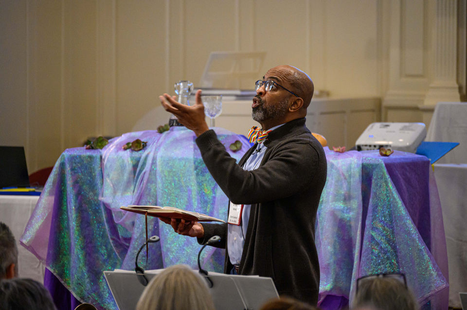 DrTonyMcNeill-Speaker-3-2023 (7).jpg