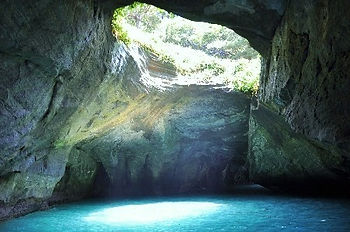 TraveLa | 日本自由行 - 日本藍洞西伊豆堂島的天窗洞