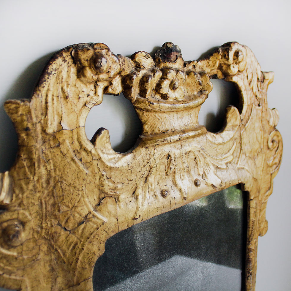 Thumbnail: 18th century  Carved wood and gilded mirror