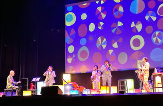 Elio omaggia Enzo Jannacci al Teatro Sociale di Mantova
