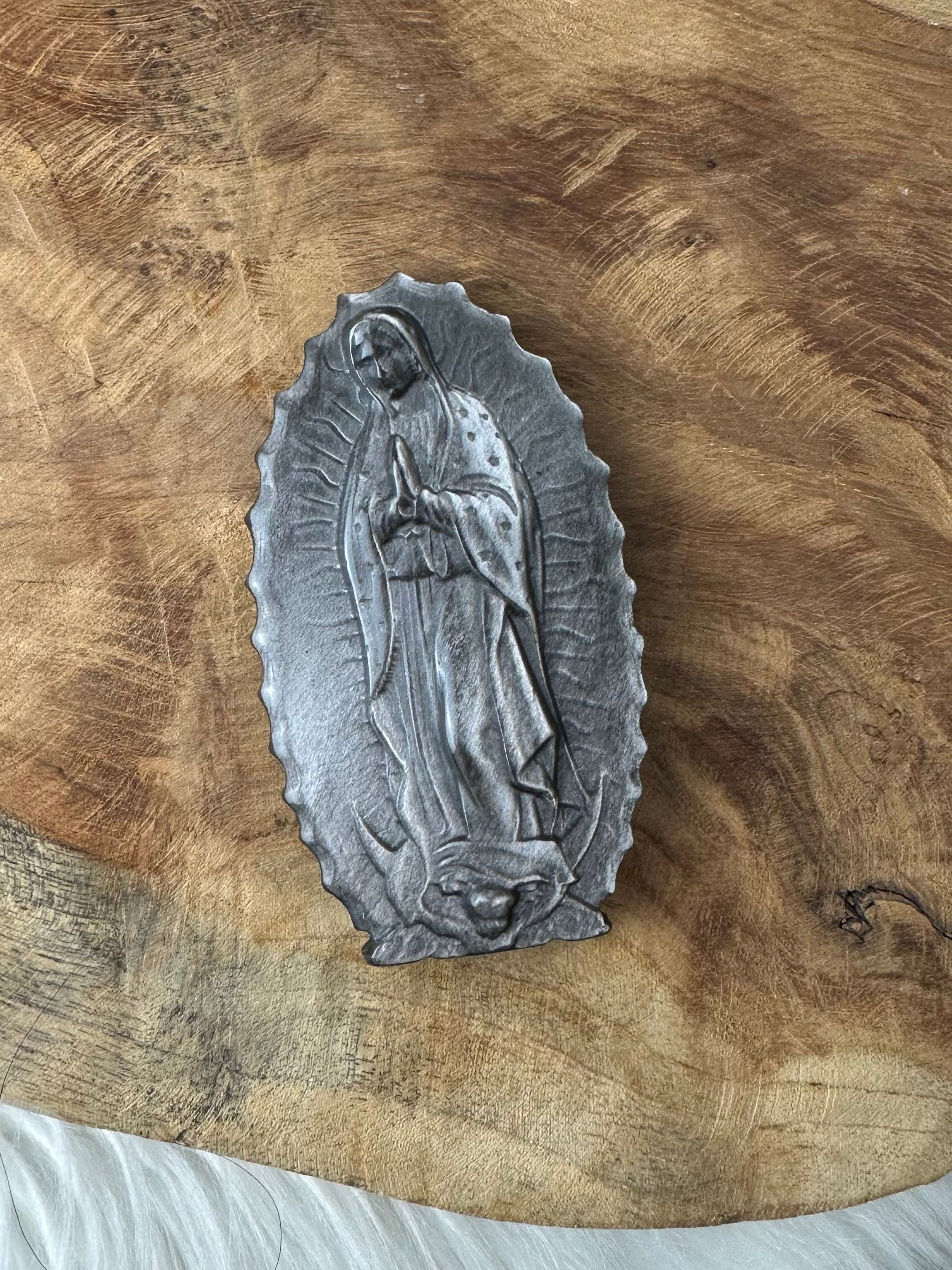 Vierge Marie en Obsidienne argentée – Pièce sculptée